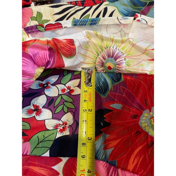 NWT Mountain Mamas Floral  Frenzy handbag with wooden detail handle - Picture 8 of 11